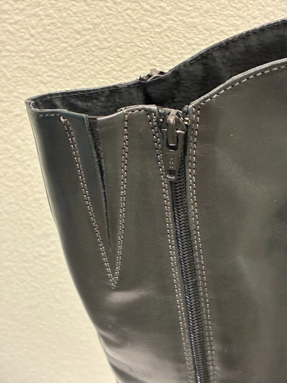 ERIC MICHAEL Black Leather Side Zip Knee High Boots Portugal Women 8.5/39 - Picture 7 of 14